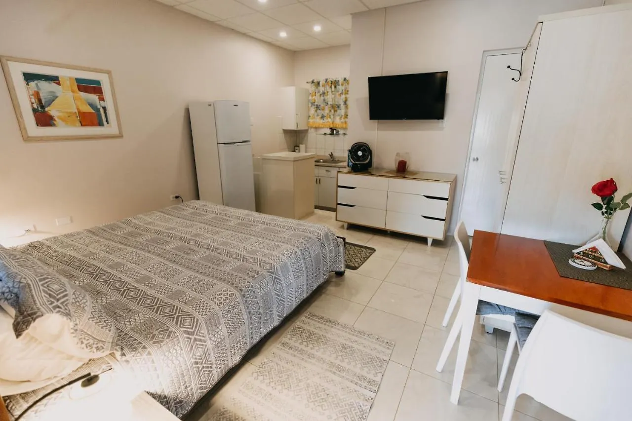 Bubali Studio Palm Beach Apartment